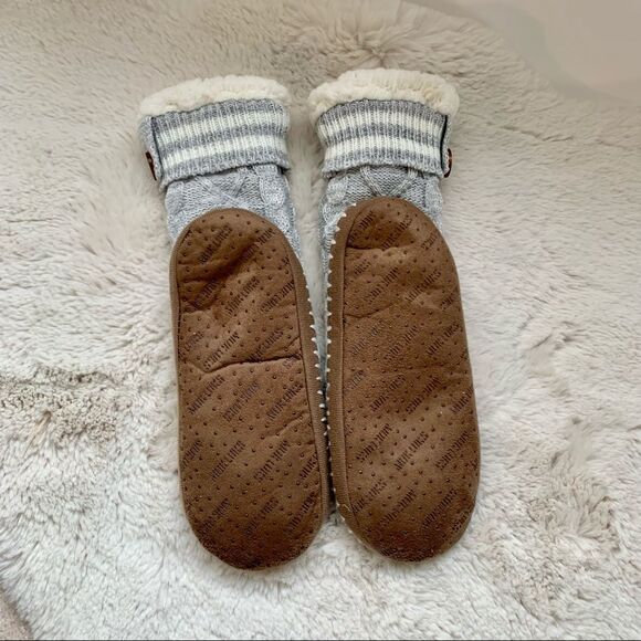 Mukluks Sherpa Lined Grey & White Slipper Socks M (7-8) - Picture 2 of 3